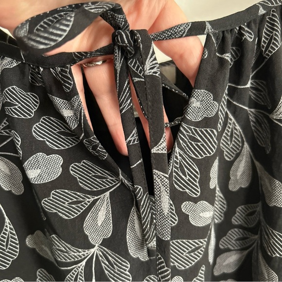 Olivia & Martin Women's Blouse Size 1X Leaf Print Keyhole 3/4 Sleeve Pullover - Picture 2 of 10